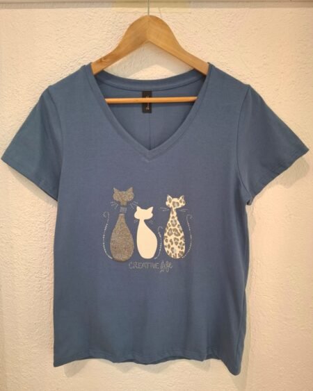 Remera cuello V gatitos