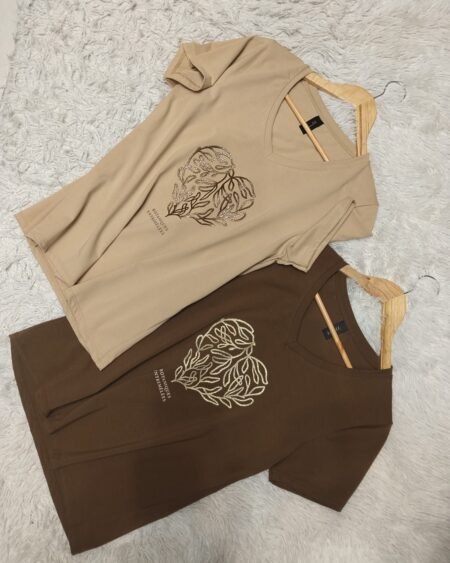 Remera cuello V algodón Lycra Botaniques