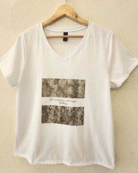 Remera V talle especial Fortaleza Animal Print