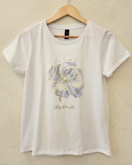 Remera O Stay Strong